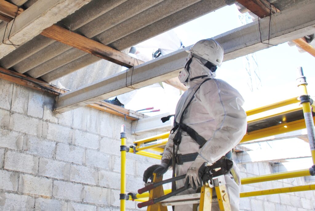 expert-check-asbestos-in-the-building
