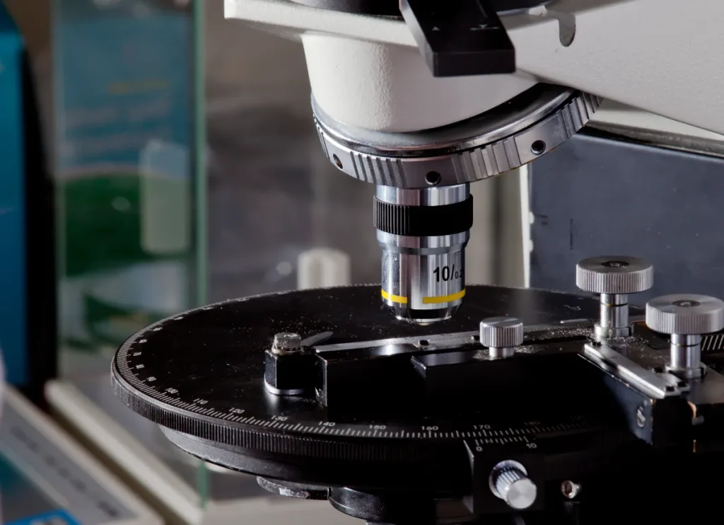 Polarizing-light-microscope