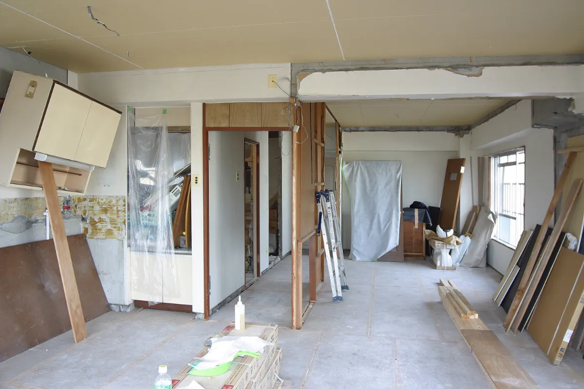 築30年のマンション解体現場でのリフォーム工事