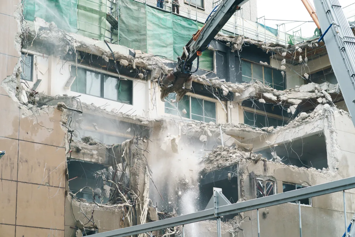 ビルの解体工事