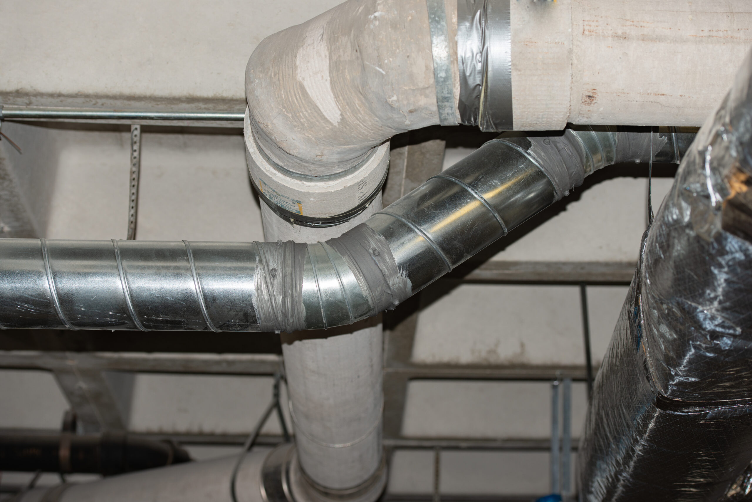 建物のガス管にアスベストのトランサイト管が使用されている