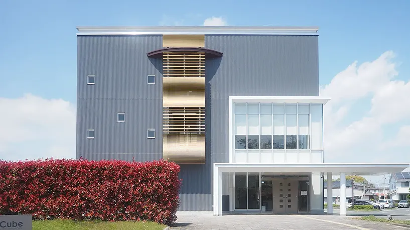 アルフレッド株式会社の会社概要・沿革。設立から現在に至るまでの歩みや、企業の基本情報を紹介するセクションのイメージ画像です。